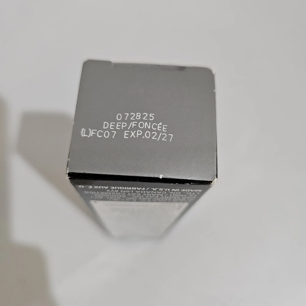 Mary Kay CC Cream - Broad Spectrum SPF 15 COLOR Deep - Picture 7 of 9